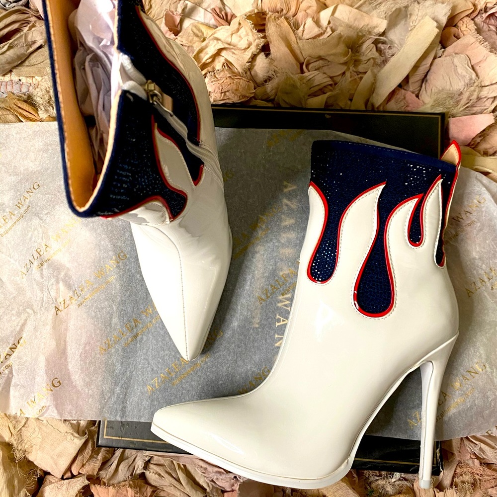 NWT WHITE FLAME PATENT LEATHER BOOTS SZ 8